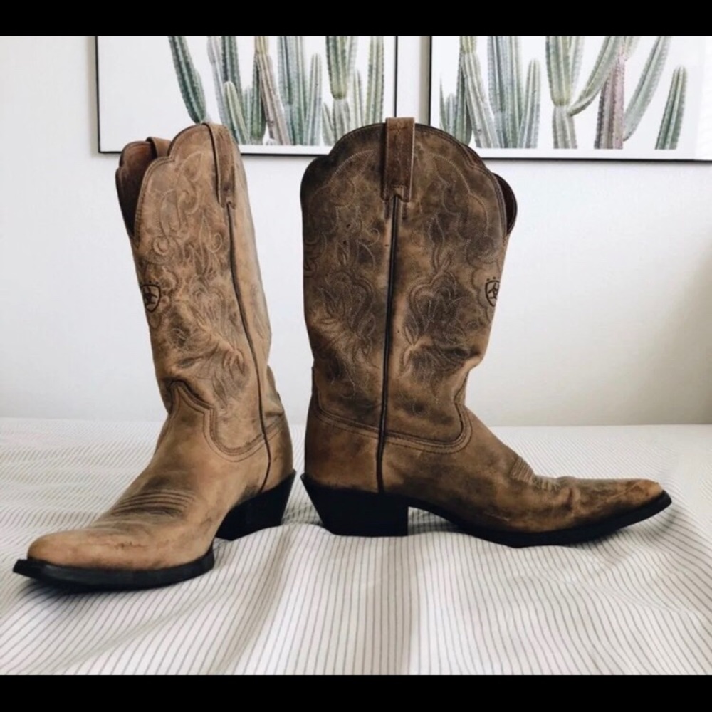 Ariat boots size 8